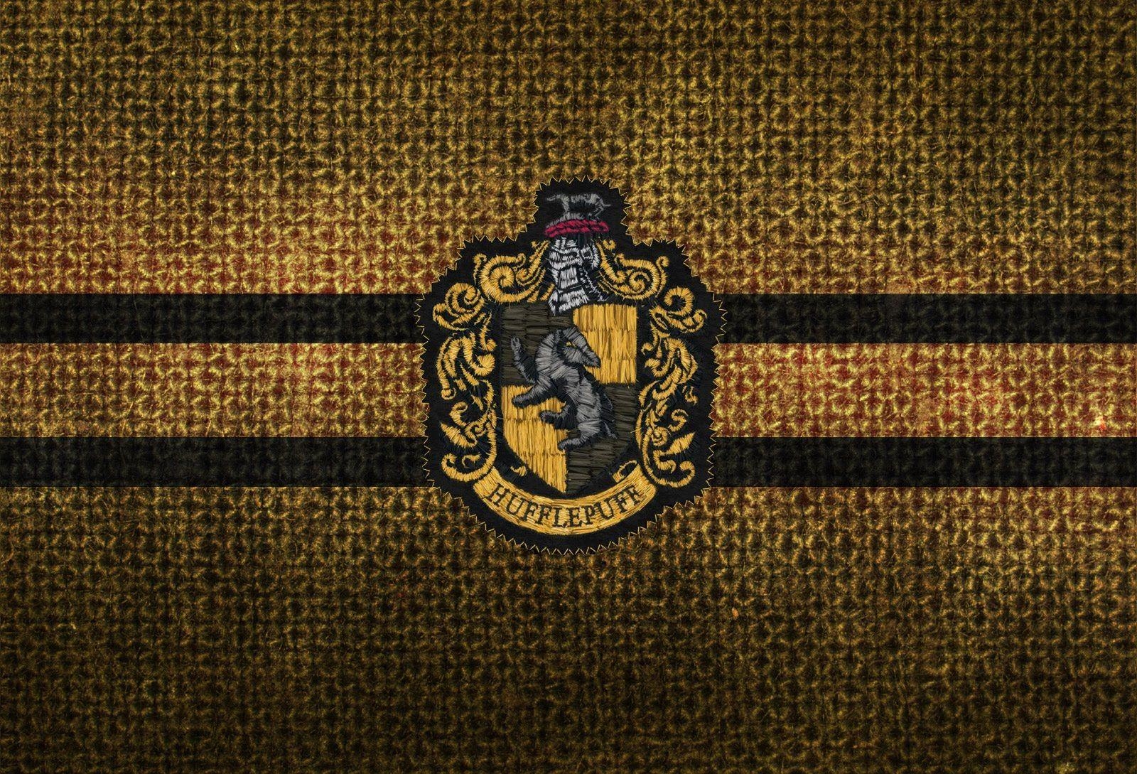 1600x1090 harry potter wallpaper hogwarts in 2018, Desktop