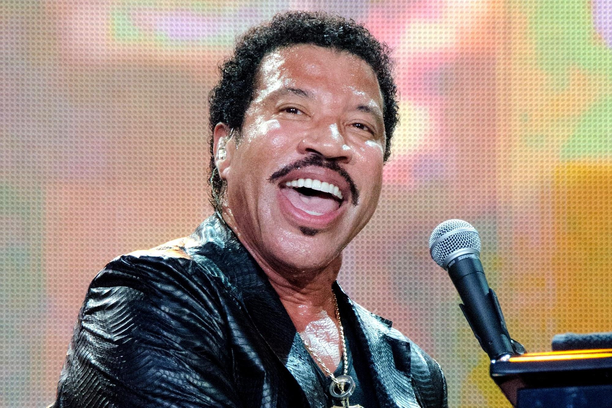 2000x1340 Lionel Richie Wallpaper Image Photo Picture Background, Desktop