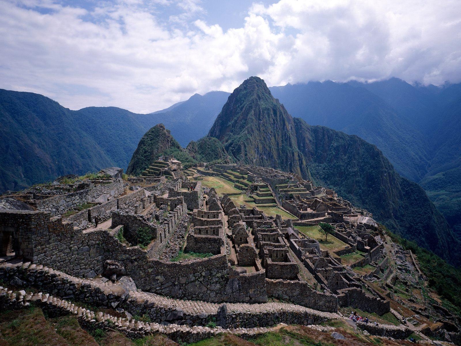 1600x1200 Monuments: Awesome Cuzco Machu Picchu Urubamba Cities Wonderful Peru, Desktop