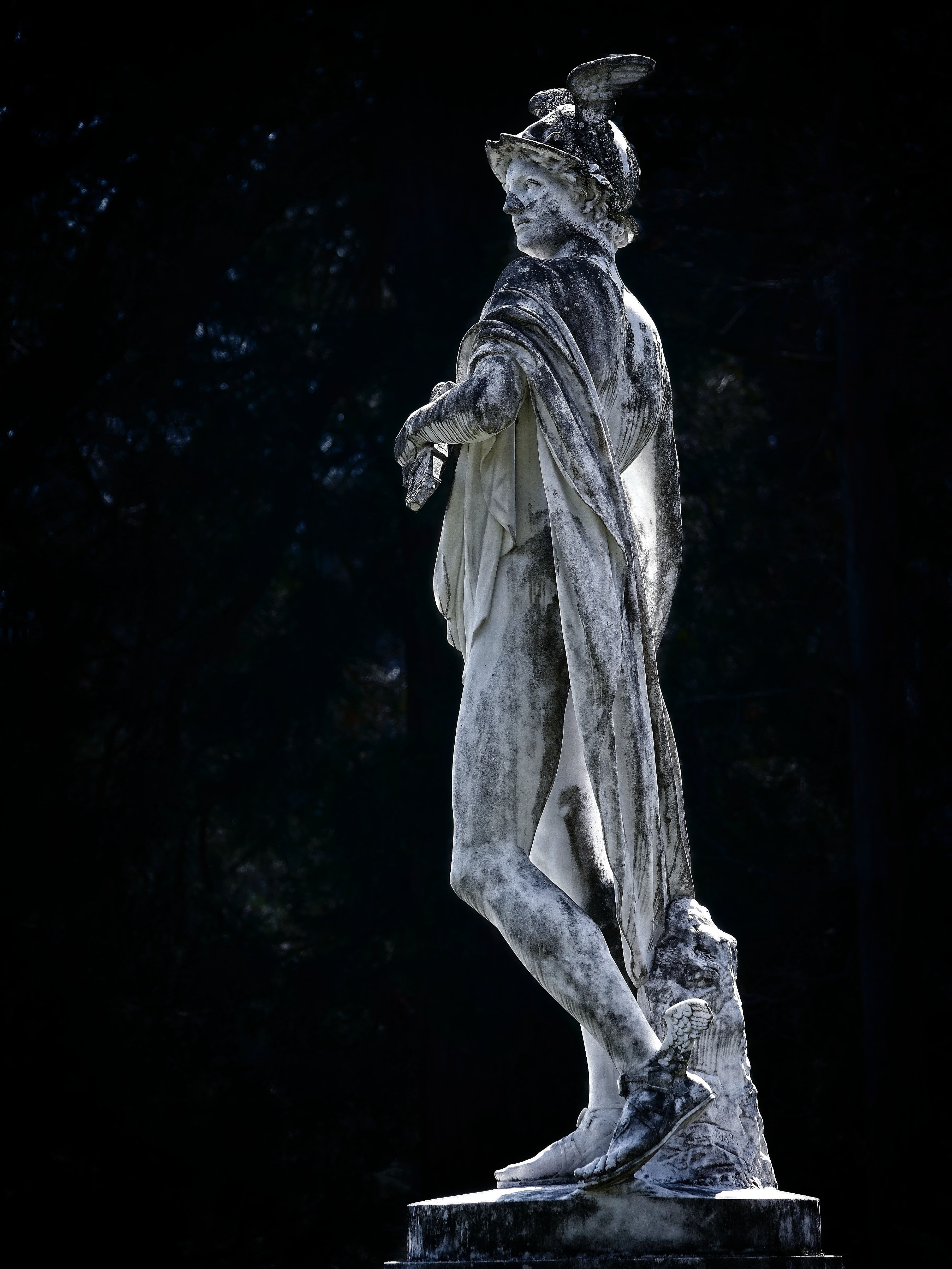 3650x4870 person statue #hermes #sculpture #mercury #monument K #wallpaper #hdwallpaper #desktop. Mitología, Phone