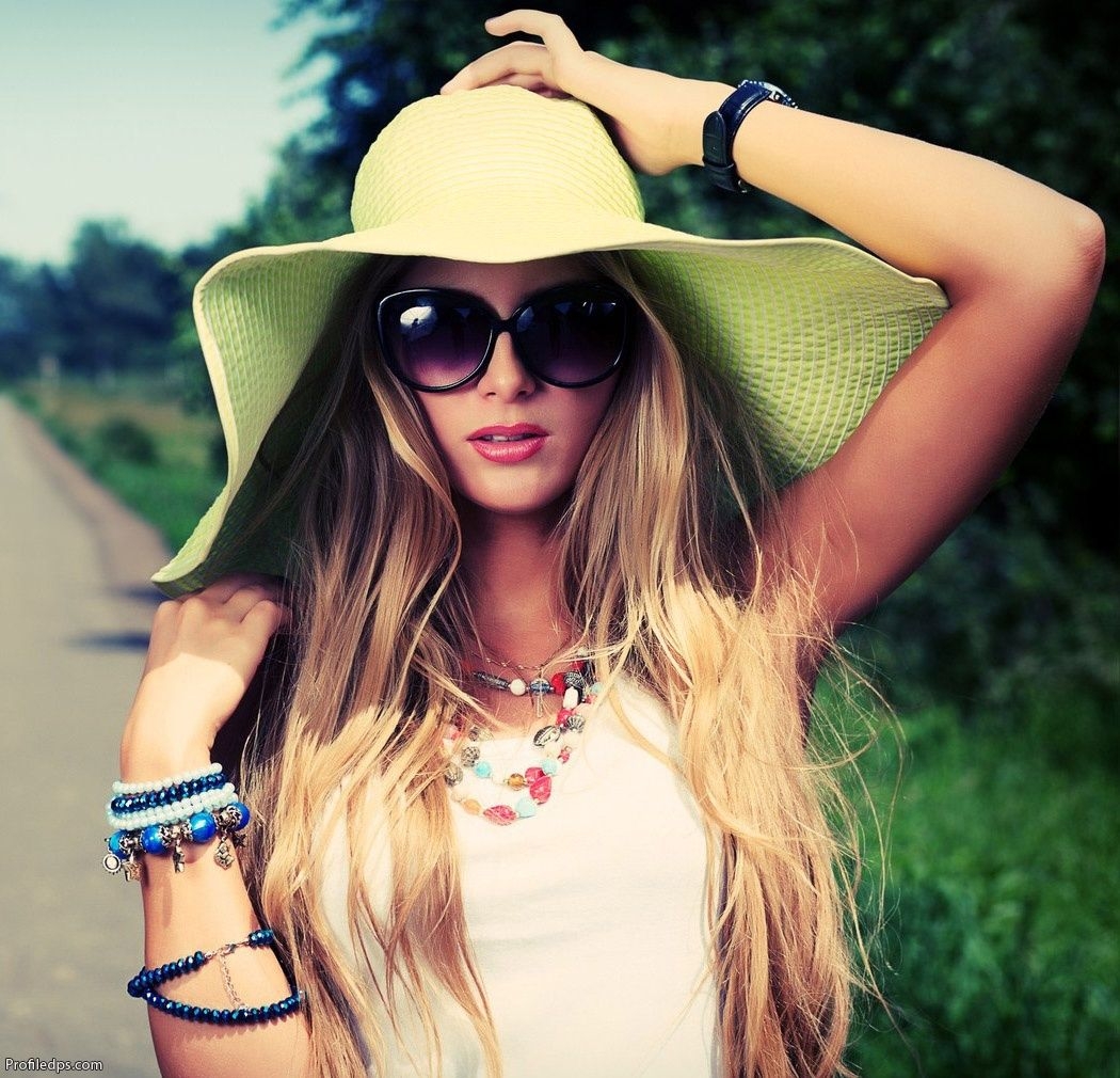 1050x1010 Profile pic for Girls, Desktop