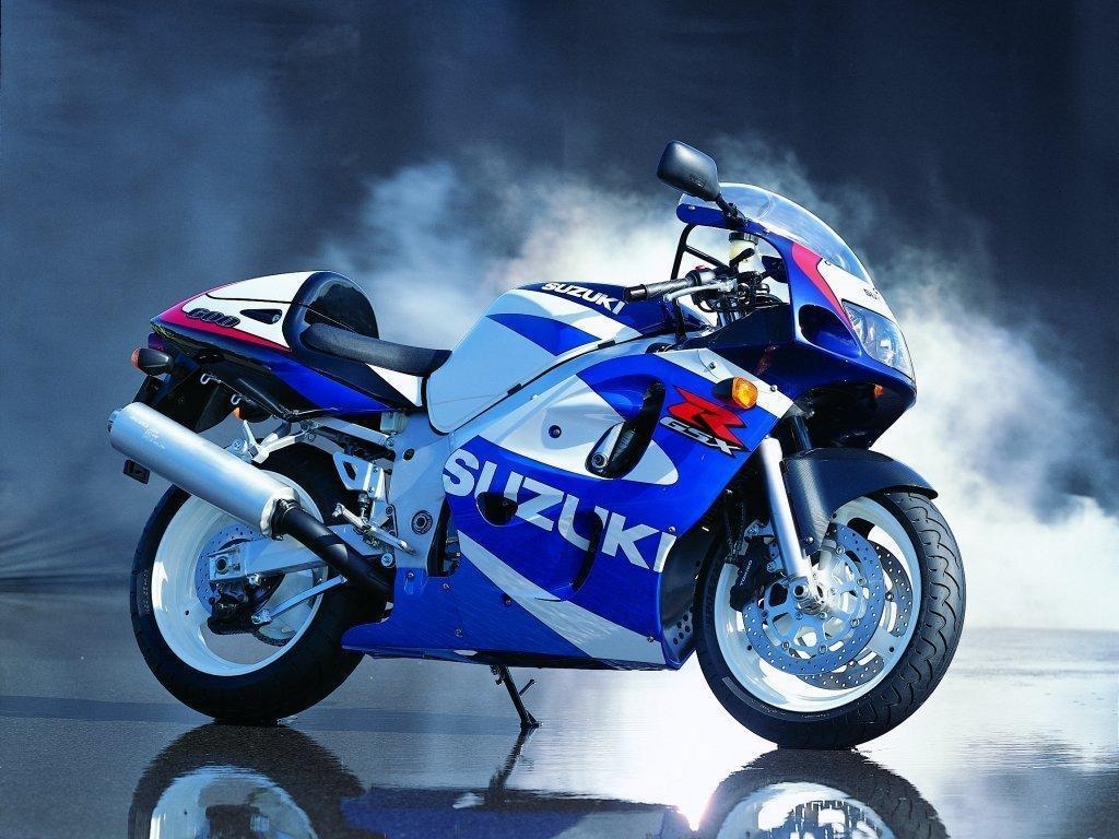 1030x770 Suzuki GSX 600 R Superbike Wallpaper, Desktop