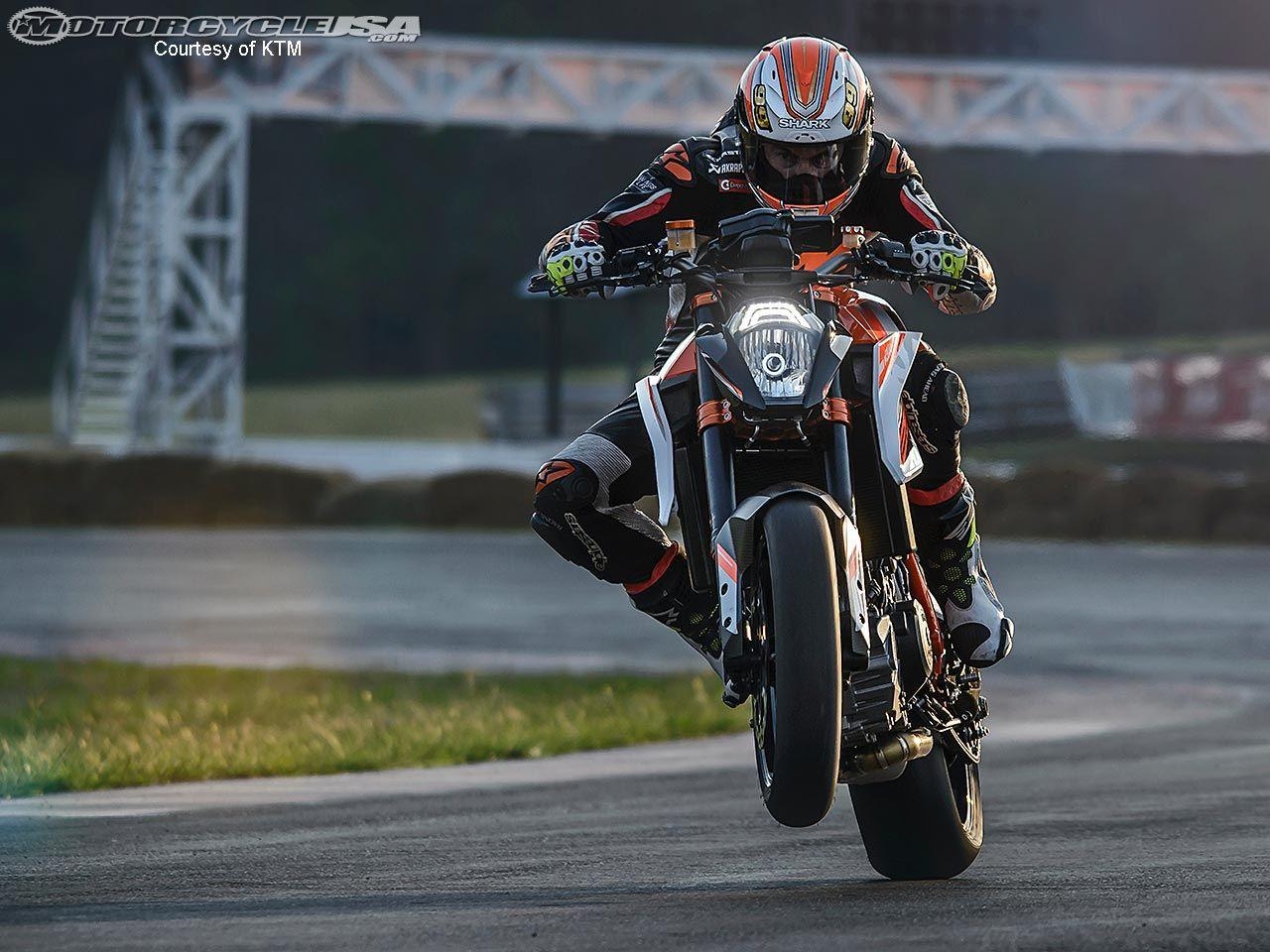 1280x960 KTM 1290 Super Duke R Track Ride Photo, Desktop