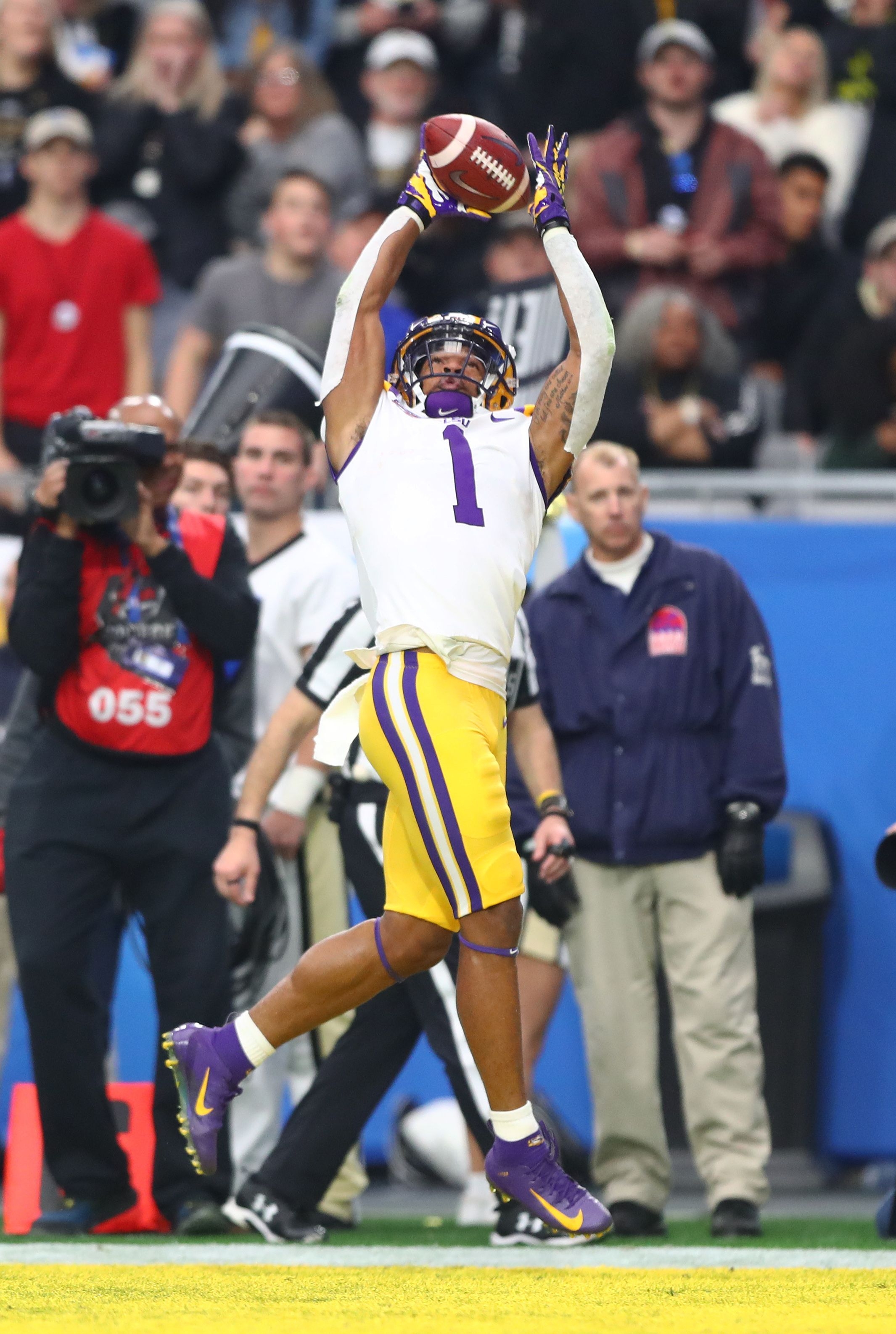 2140x3180 No. 6 LSU survives second half shootout with No. 9 Texas in Austin, Phone