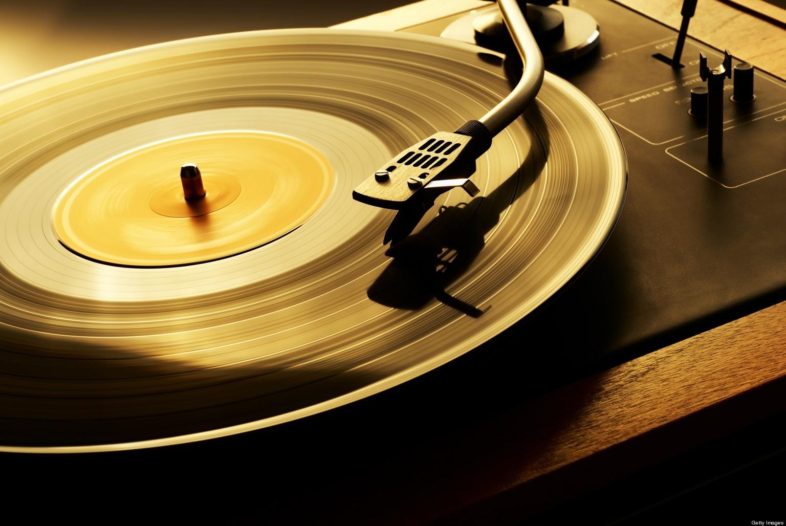 1540x1030 Play Vinyl Player Wallpaper 00944, Desktop