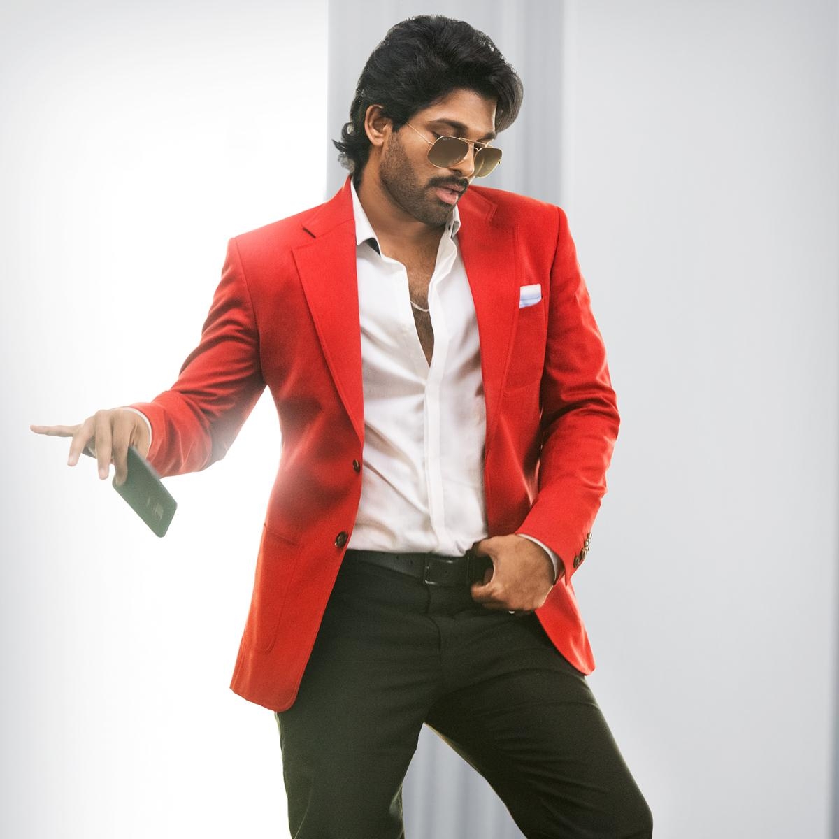 1200x1200 Ala Vaikunthapurramuloo Box Office: Allu Arjun's film sets, Phone