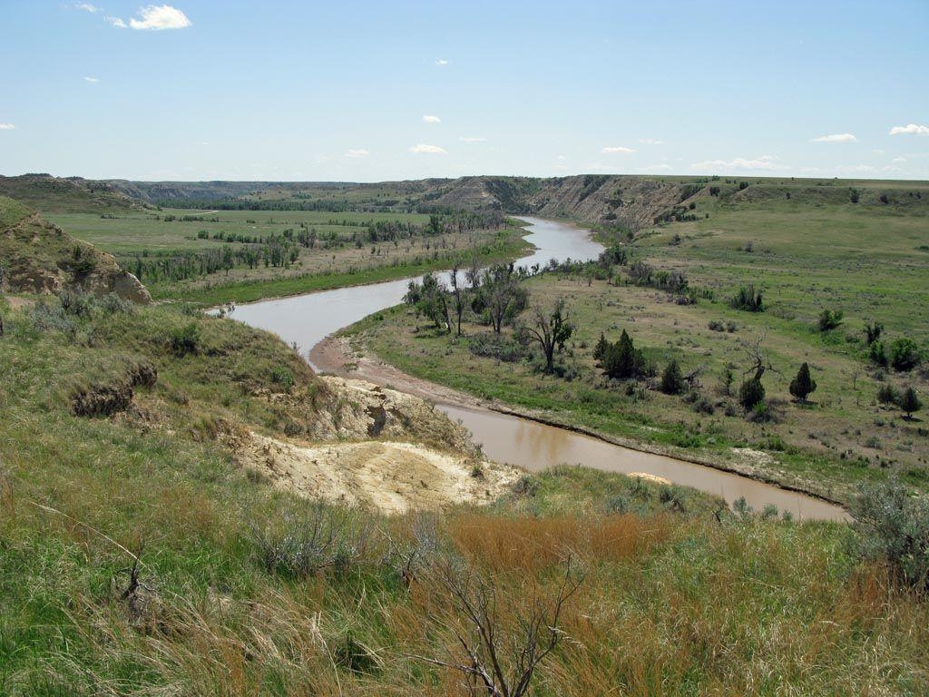 1030x770 Little Missouri River TR National, Desktop