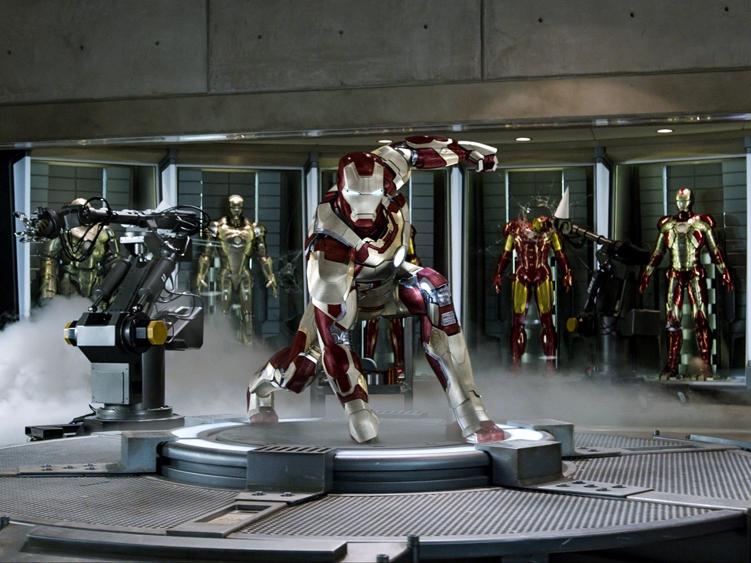 1540x1160 There's Something Wrong With This Iron Man 3 Scene, Desktop