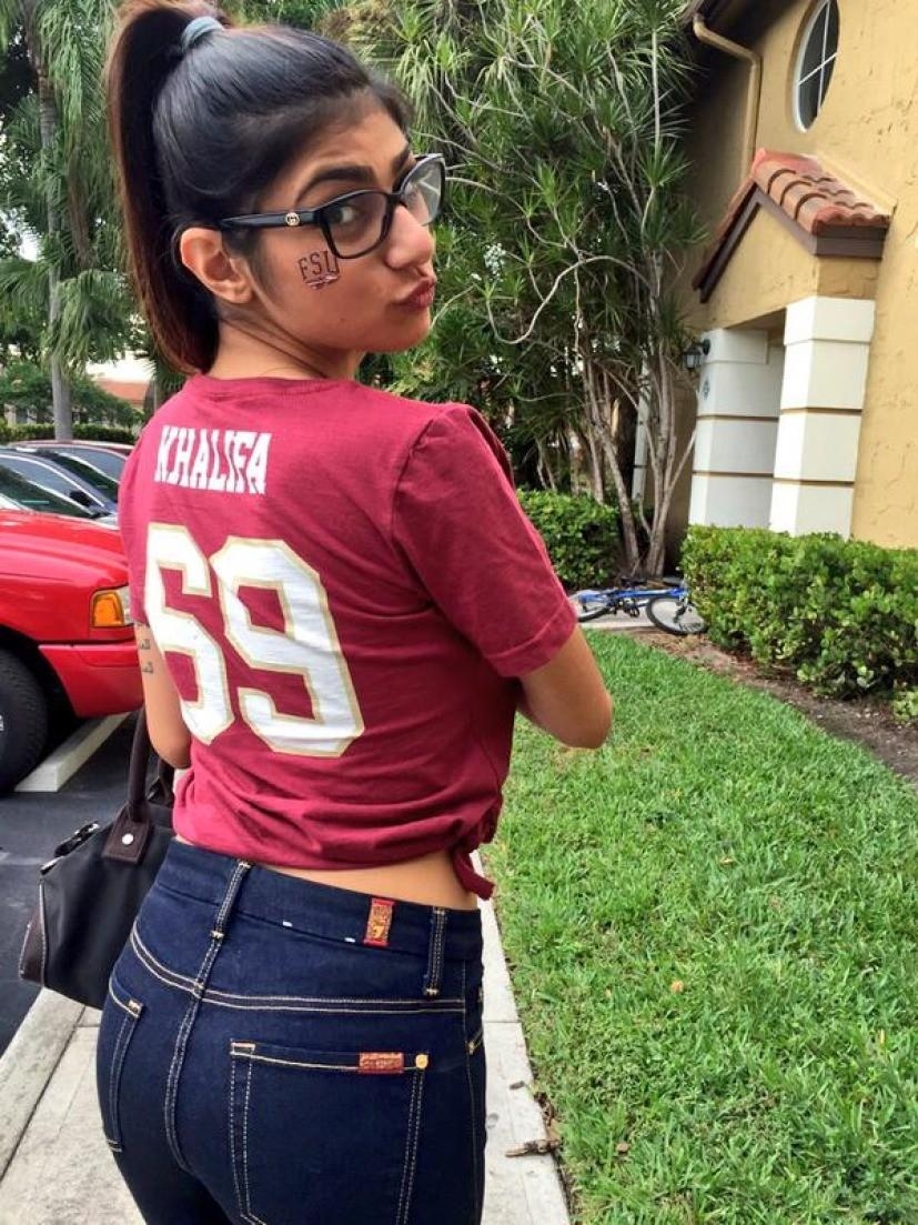 830x1110 Free Download Mia Khalifa Twerk Wallpaper For Super Khalifa, Phone