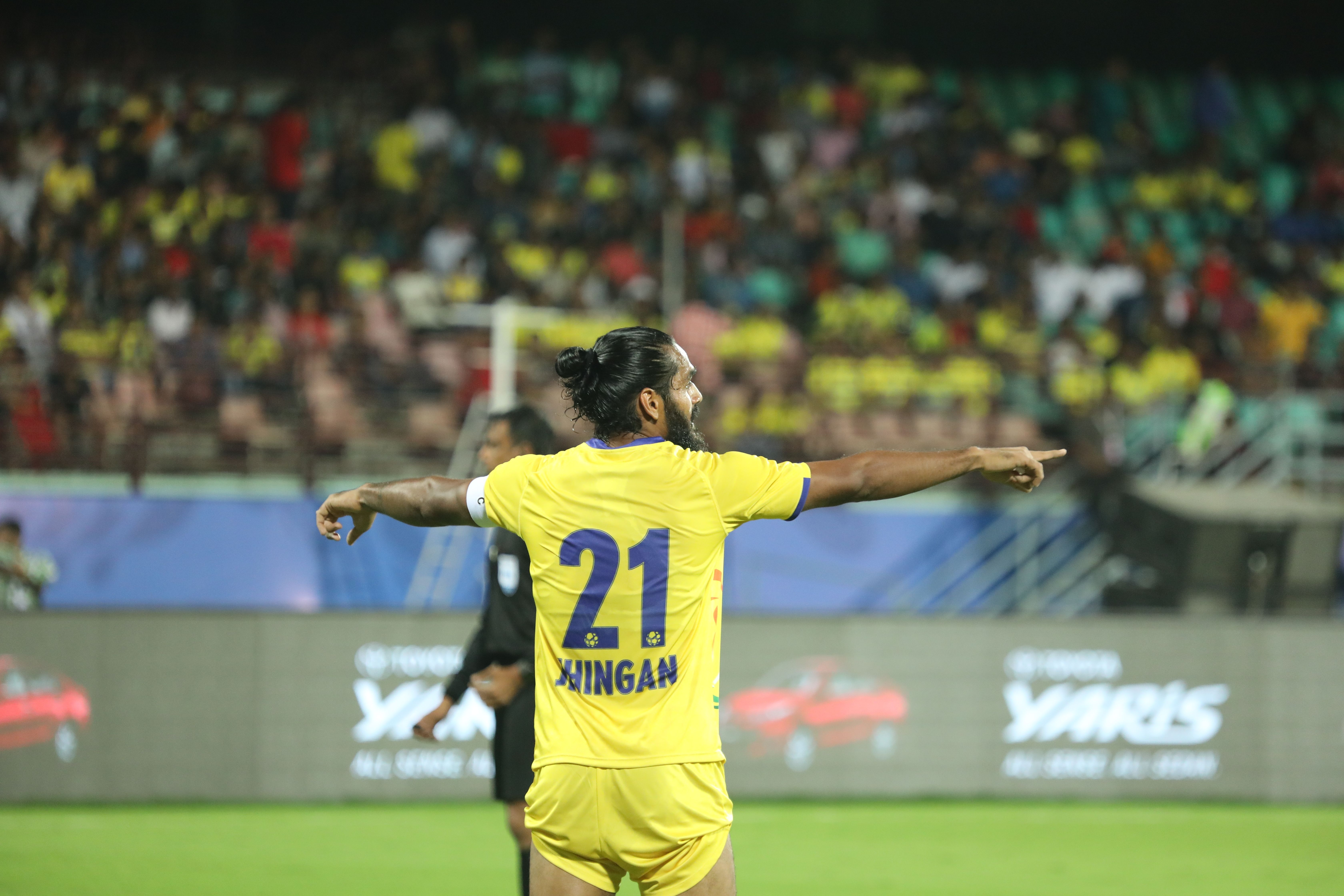 6720x4480 Kerala Blasters Sandesh Jhingan Jhingan Kerala Blasters HD Wallpaper, Desktop