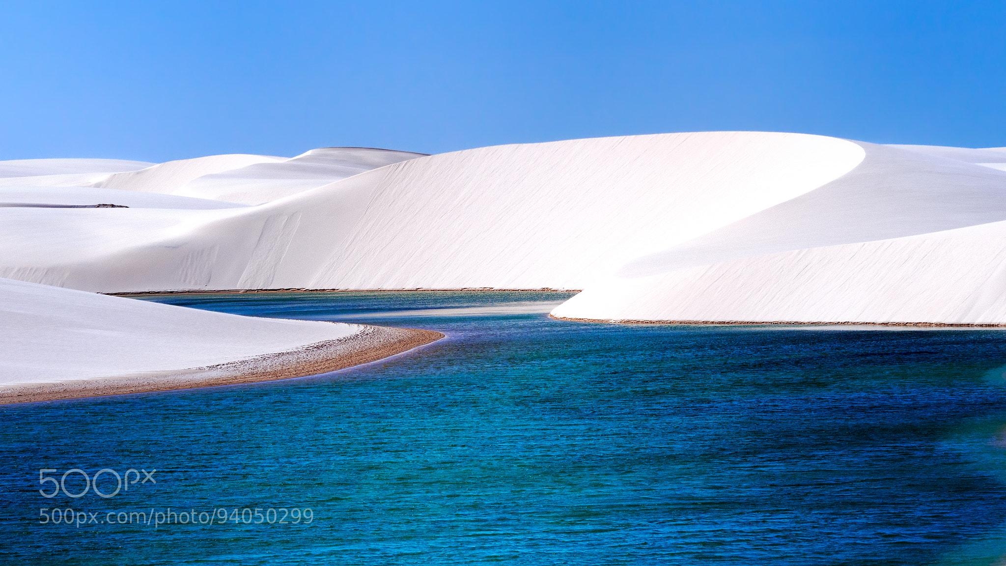 2050x1160 Nope, that isn't snow. Those are the pristine white sand dunes, Desktop