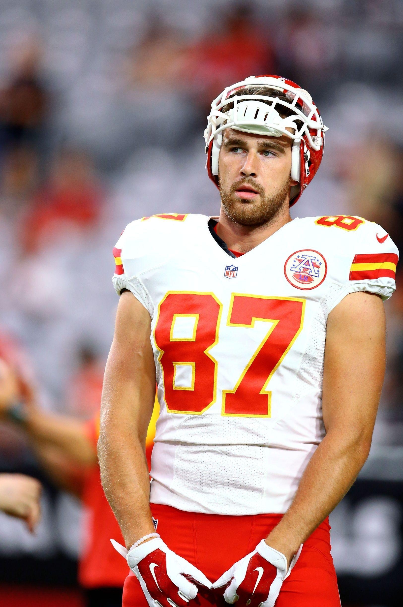 1630x2450 Smexy. Travis kelce and Hot guys, Phone