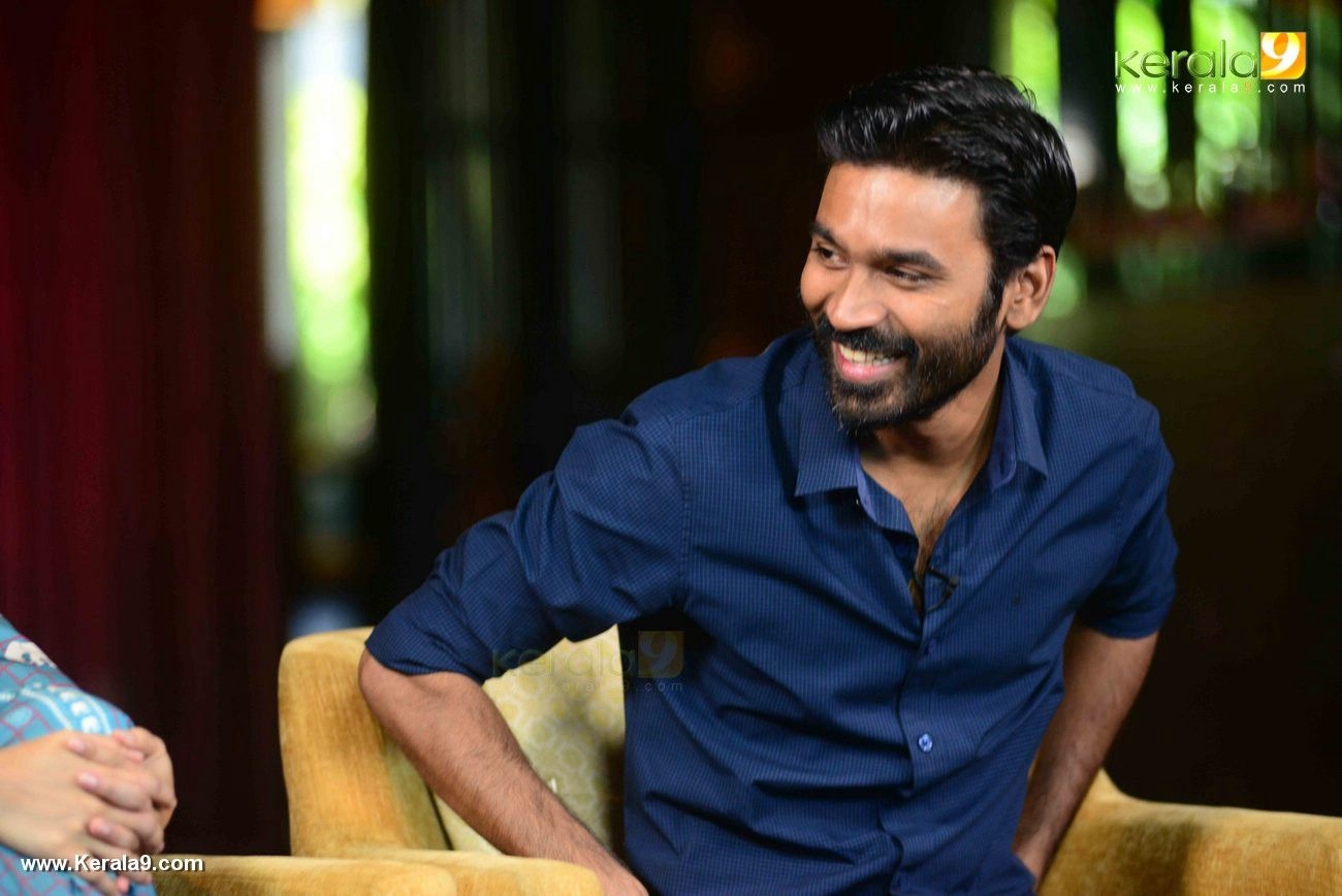 1300x870 Dhanush at vip 2 movie promotion photo 112 00327, Desktop