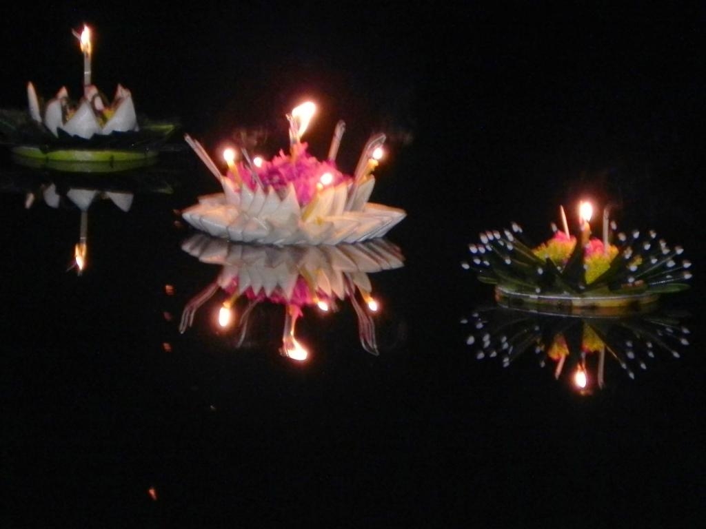 1030x770 Loy Krathong, Desktop