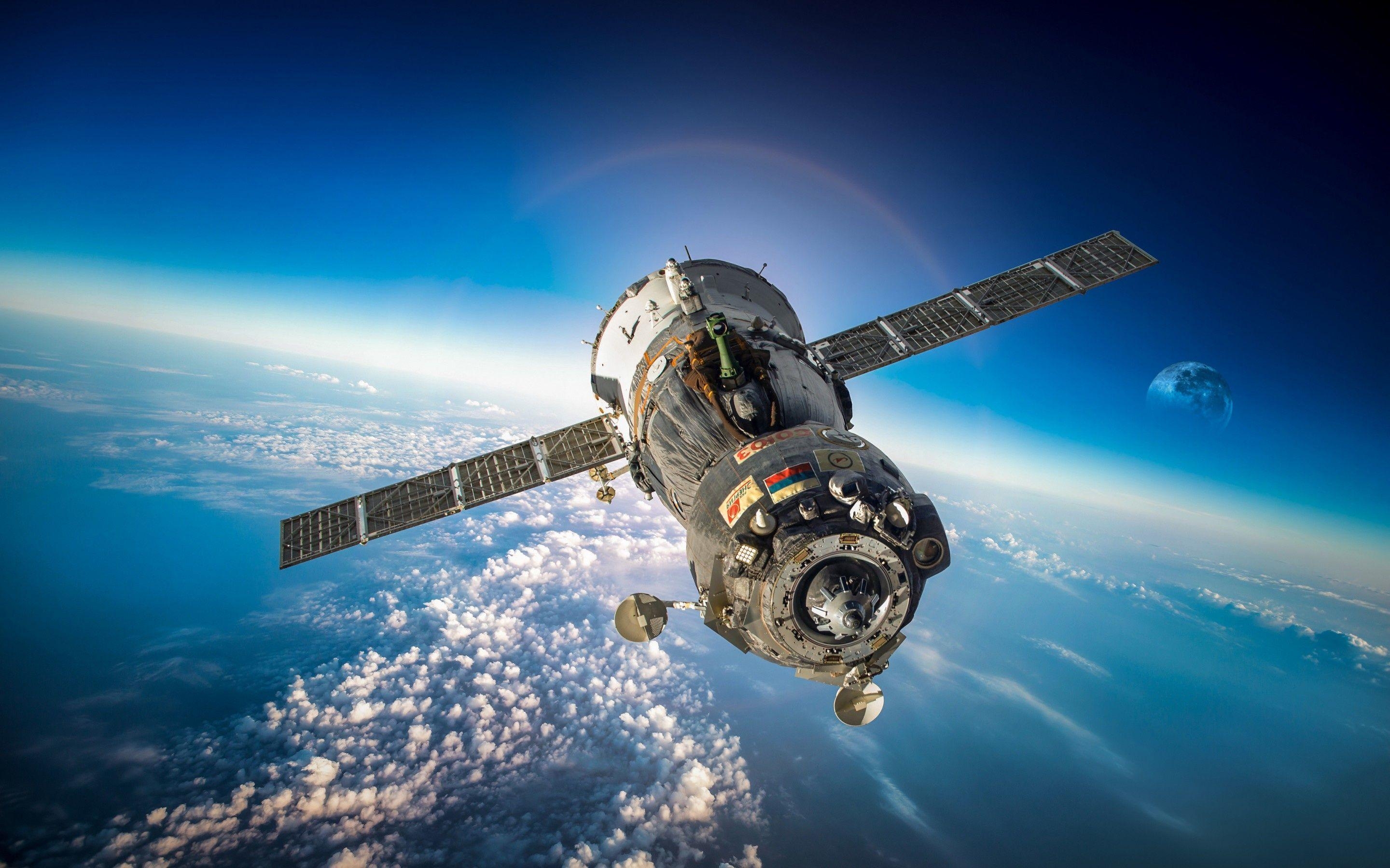 2880x1800 Wallpaper Soyuz, space, Earth, atmosphere, orbital, station, Desktop