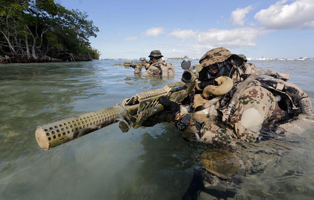 1280x820 Rifles Soldiers Camouflage Bundeswehr, Kommando Water Army, Desktop