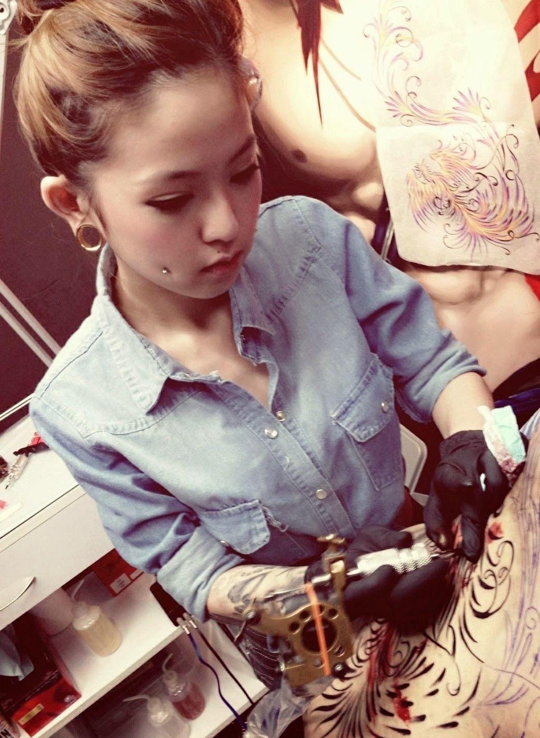 1060x1440 Ảnh Ryusaki - “Thánh nữ Tattoo” cực xinh đẹp của Malaysia, Phone