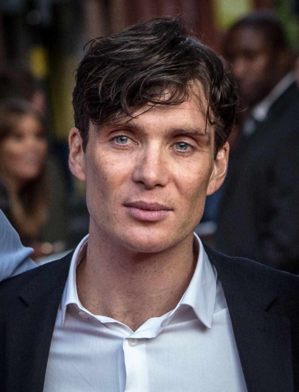 1200x1580 Cillian Murphy, Phone