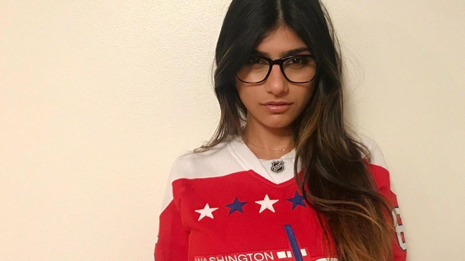 1600x900 Too Much Cleavage? Check Out Mia Khalifa Trying on Wedding Gowns, Desktop