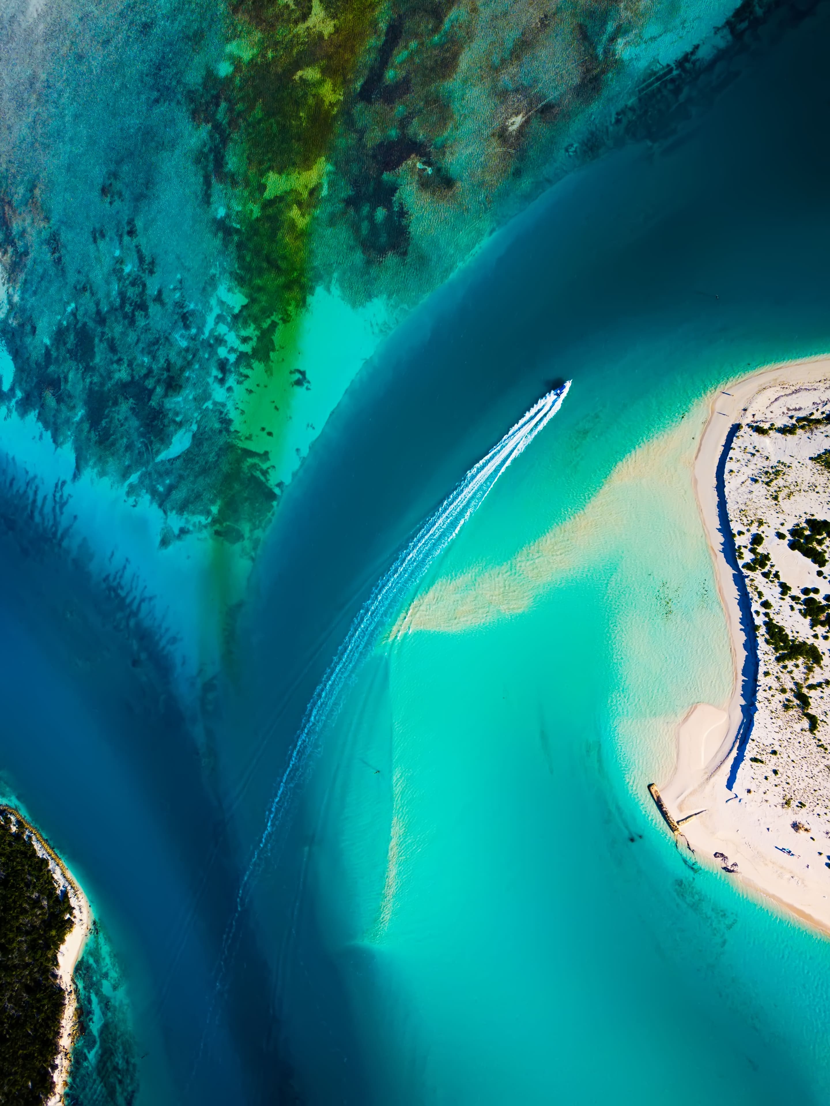 2880x3840 Aerial view of Turks and Caicos islands.wallery.app, Phone