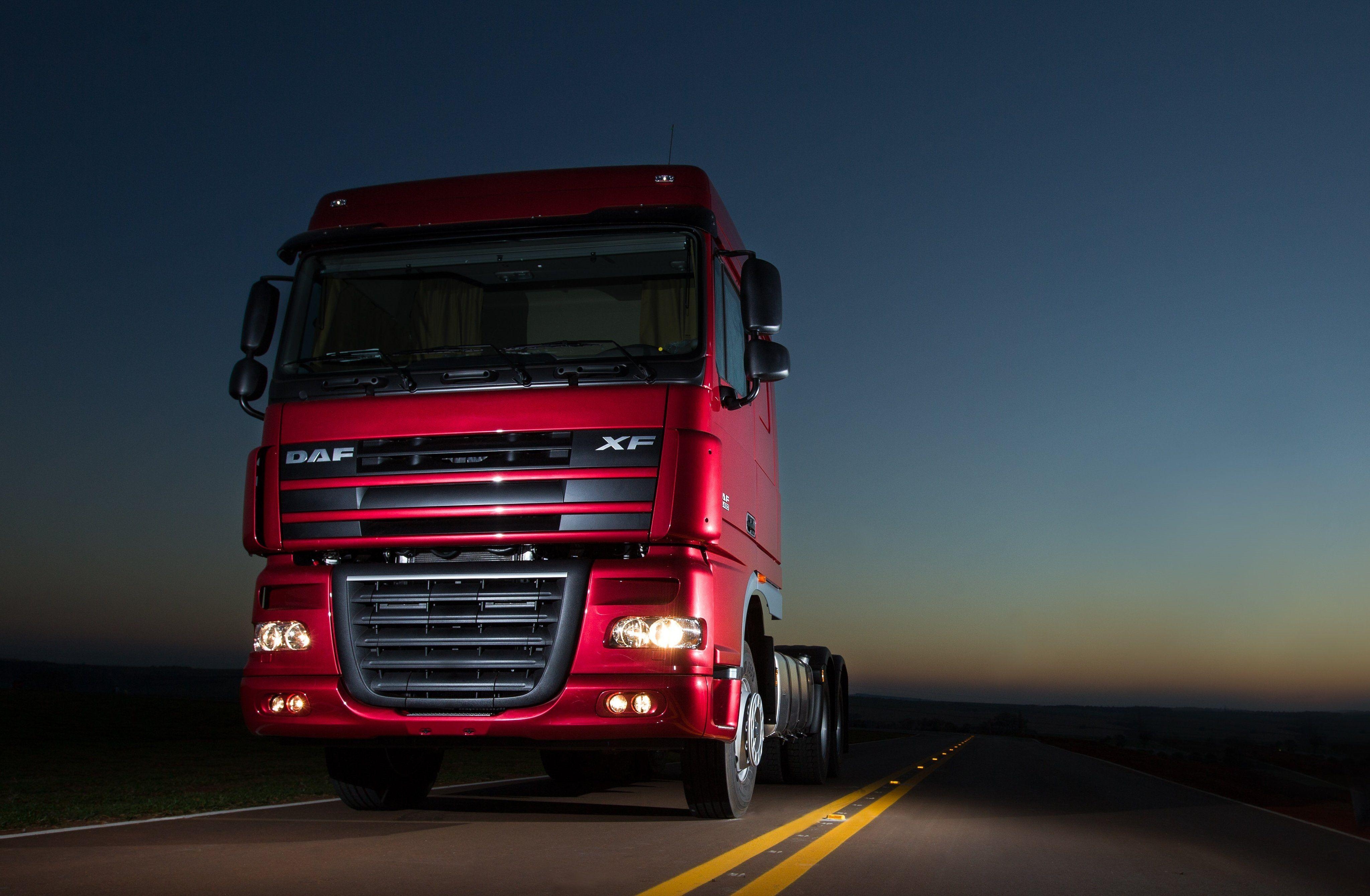 4100x2680 2006 12 DAF XF105 6x4 FTT Space Cab Semi Tractor Wallpaper, Desktop