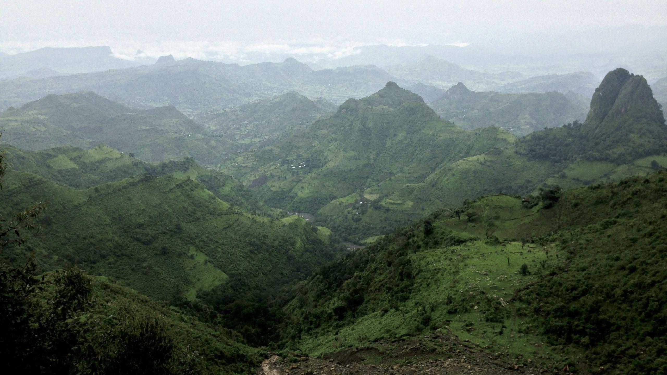 2560x1440 The beautiful Kosoye Mountains of Lalibela, Ethiopia WQHD Wallpaper, Desktop