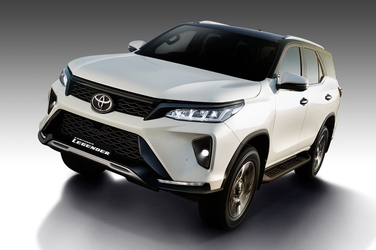 1200x800 See Pics: Toyota Fortuner Facelift and Legender Launched, Interiors, Features and More, Desktop