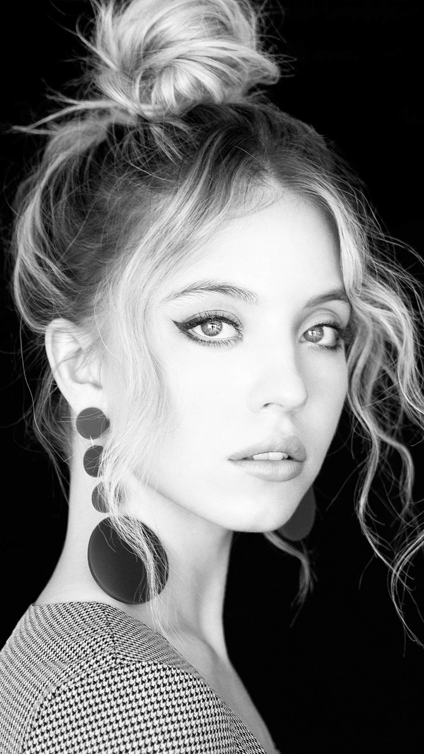 1440x2560 Download Sydney Sweeney Black & White, Phone