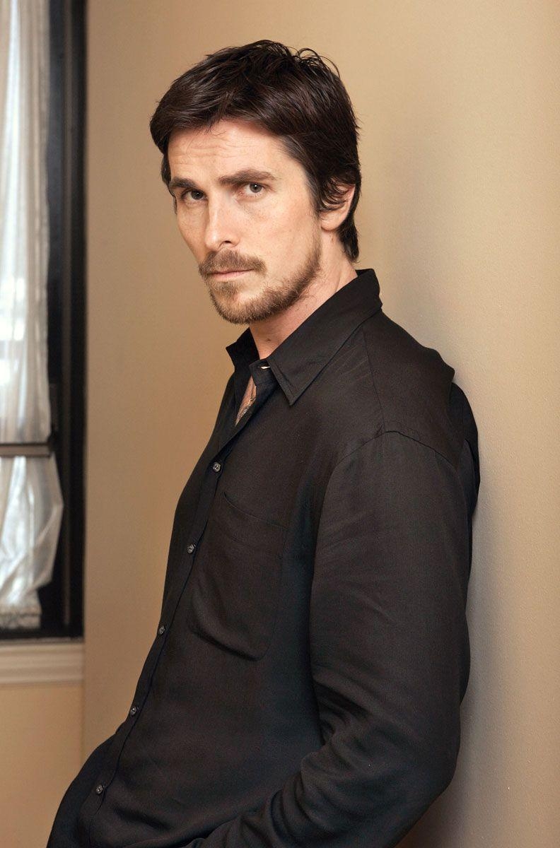 800x1200 Christian Bale Great Background Amazing Free Picture / Wallpaper, Phone