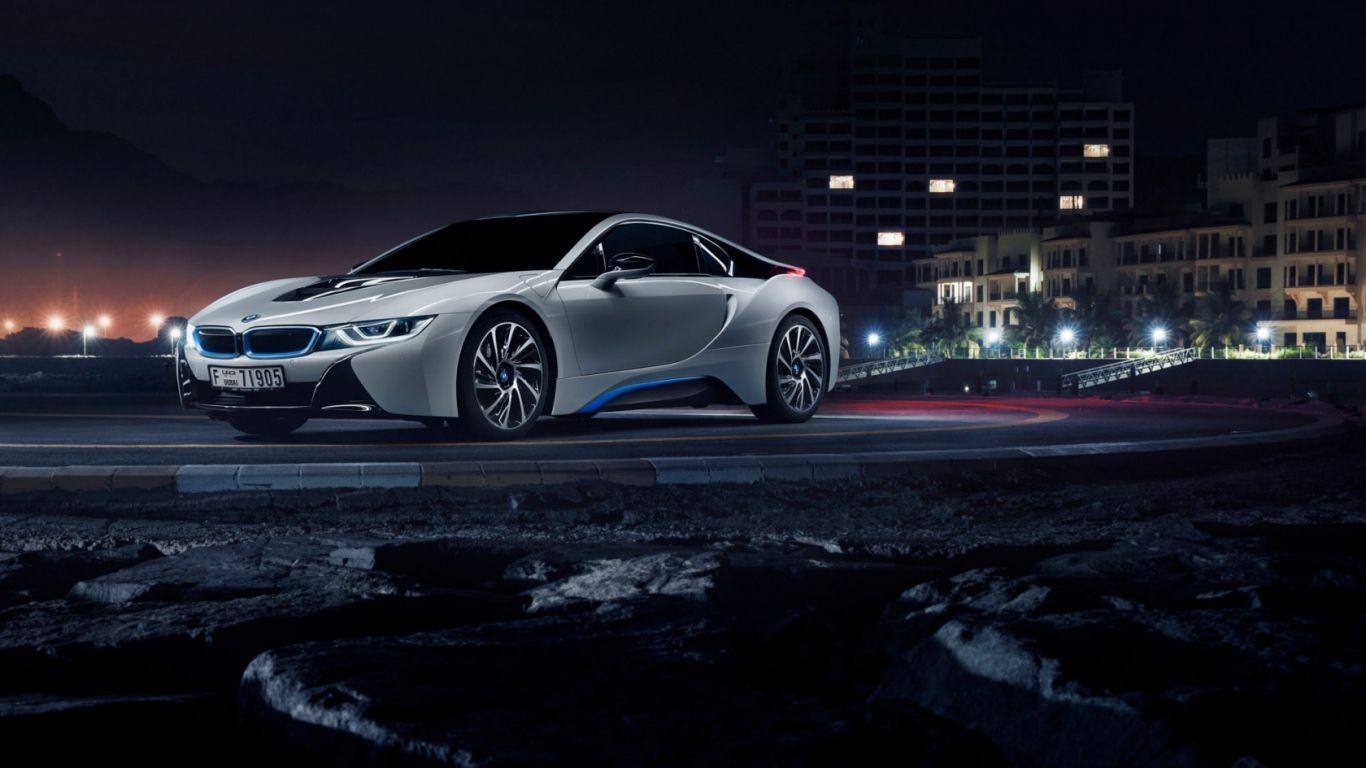 1370x770 HD Background BMW i8 In White Color Side View Night Wallpaper, Desktop