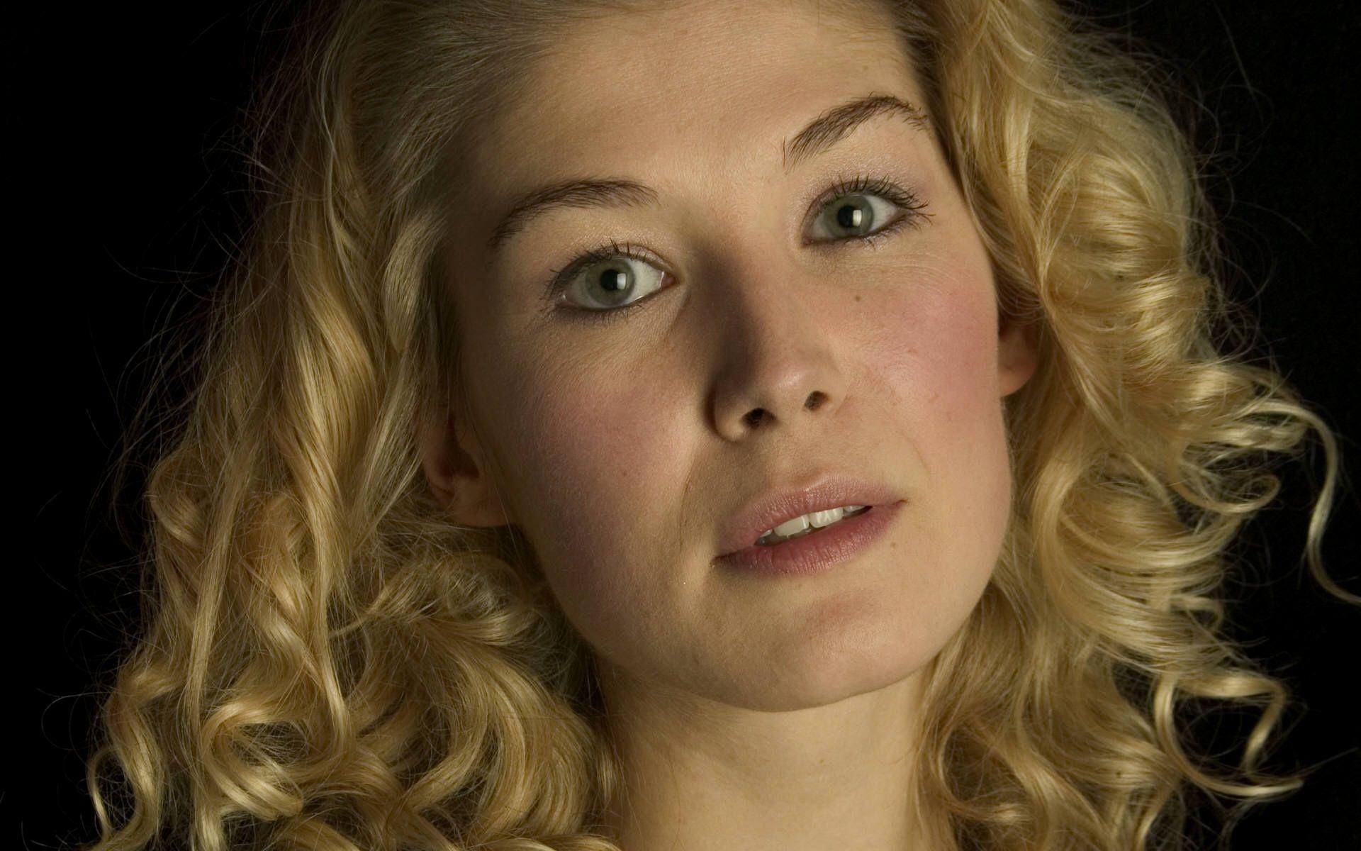 1920x1200 Rosamund Pike Wallpaper Image Photo Picture Background, Desktop