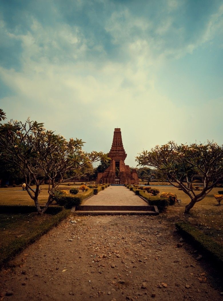 780x1060 Gerbang belakang kerajaan Majapahit. Fotografi seni, Fotografi, Lukisan seni, Phone