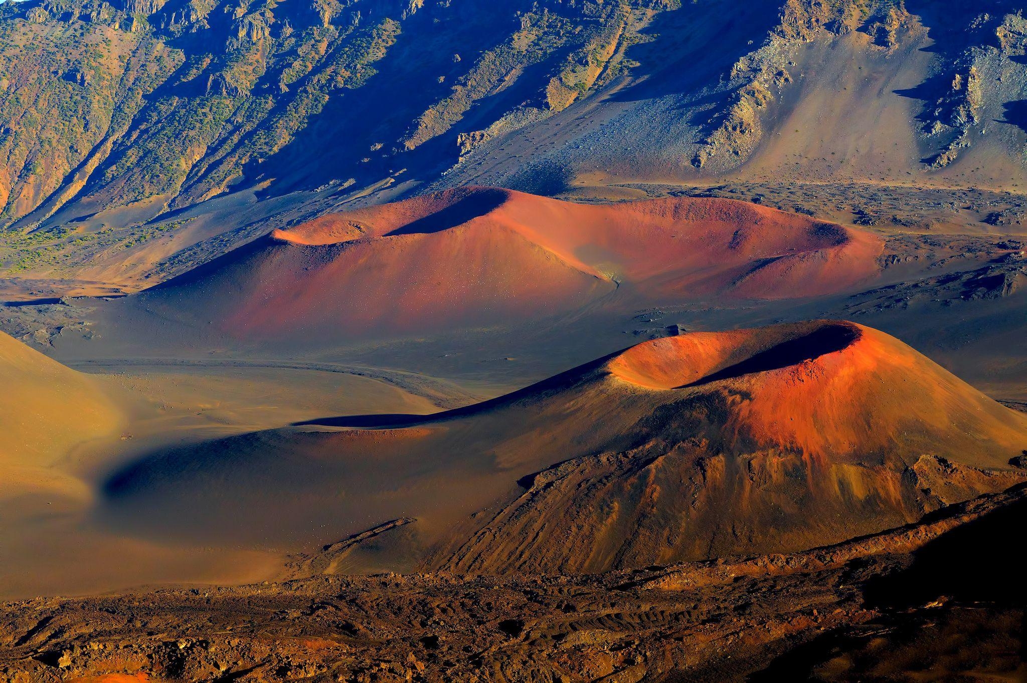 2050x1370 Haleakala National Park, HI Around USA, Desktop