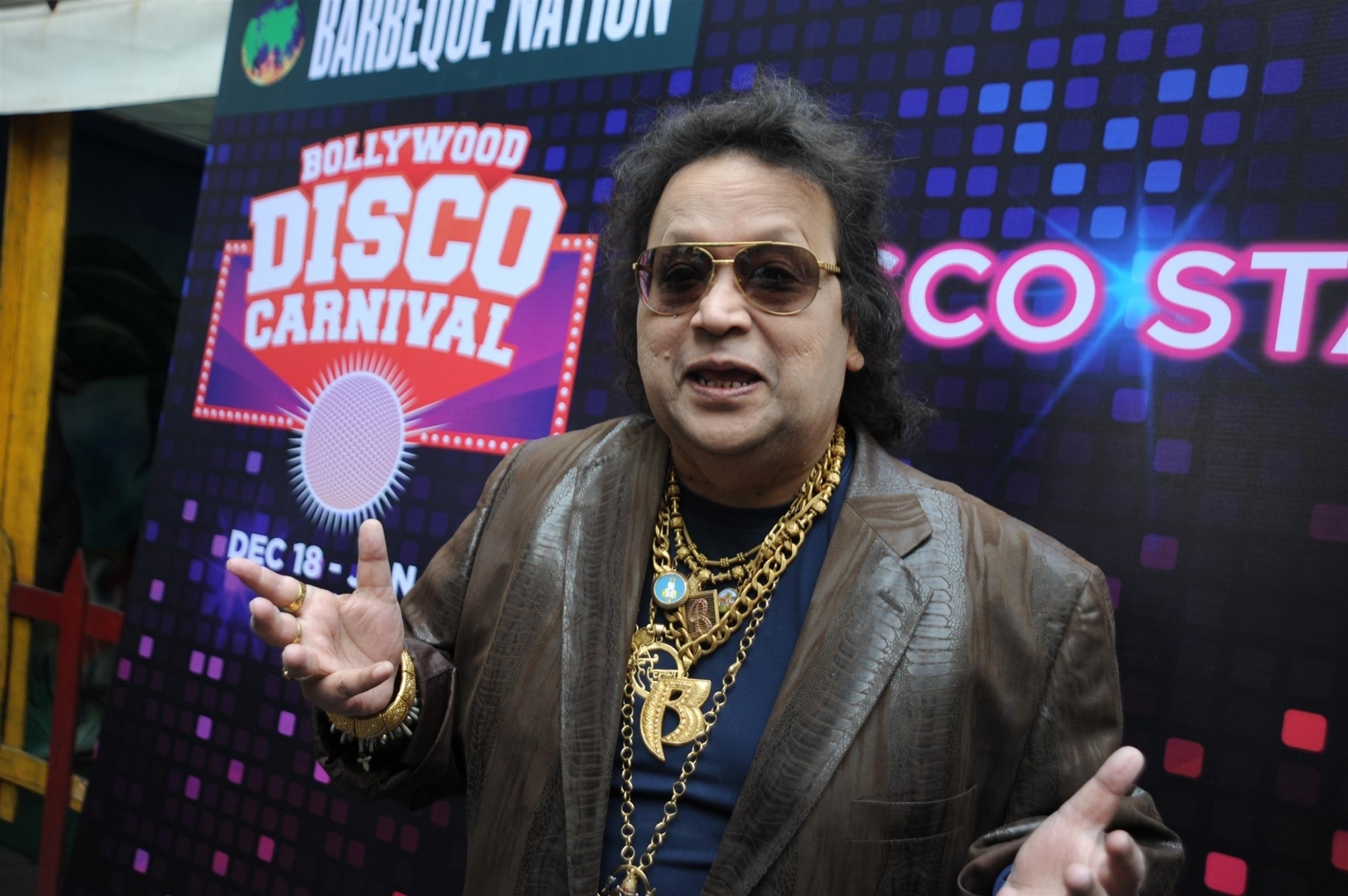 2000x1330 Bappi Lahiri Wallpaper, Desktop