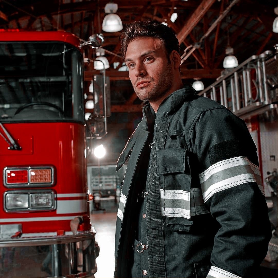 1090x1090 Icon Eddie Diaz 9 1 1. Ryan Guzman, Taylor Kitsch, Luke Evans, Phone