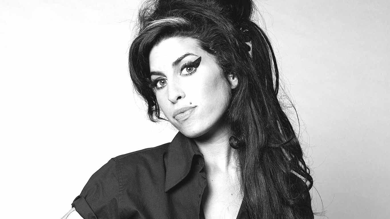 1370x770 amy winehouse, Desktop