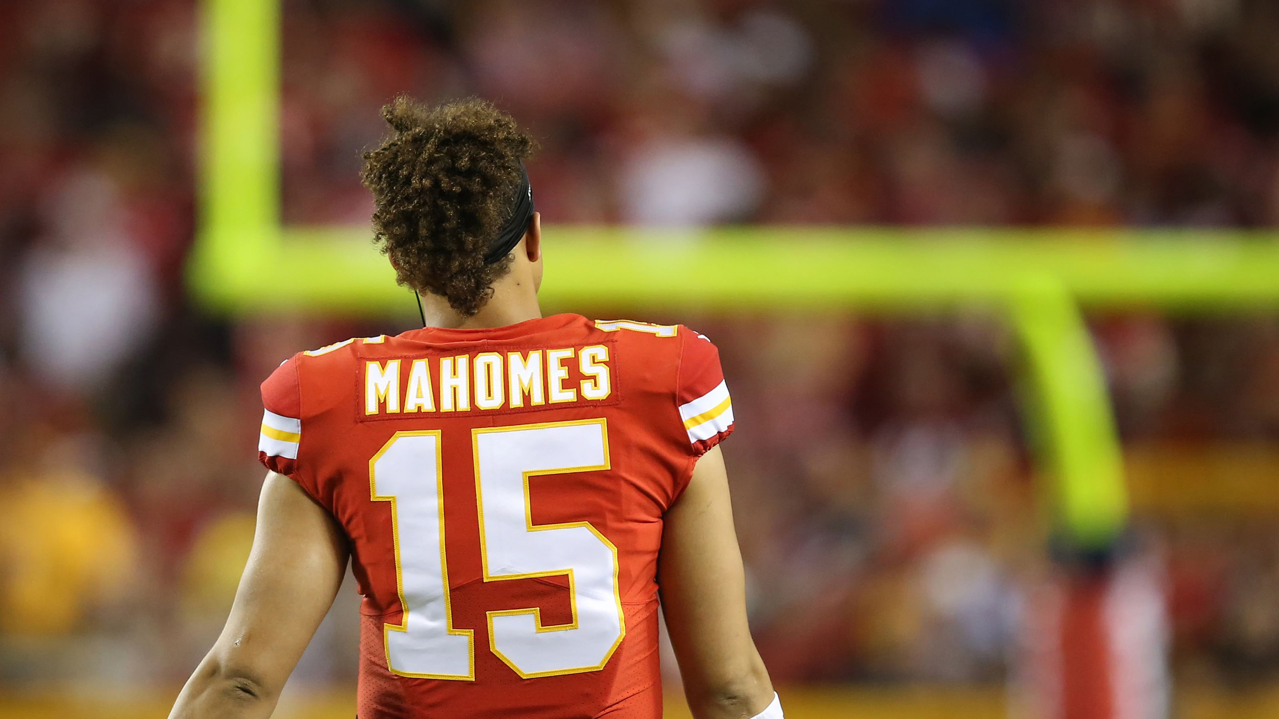 2560x1440 Backside Of Patrick Mahomes HD Sports HD Wallpaper, Desktop