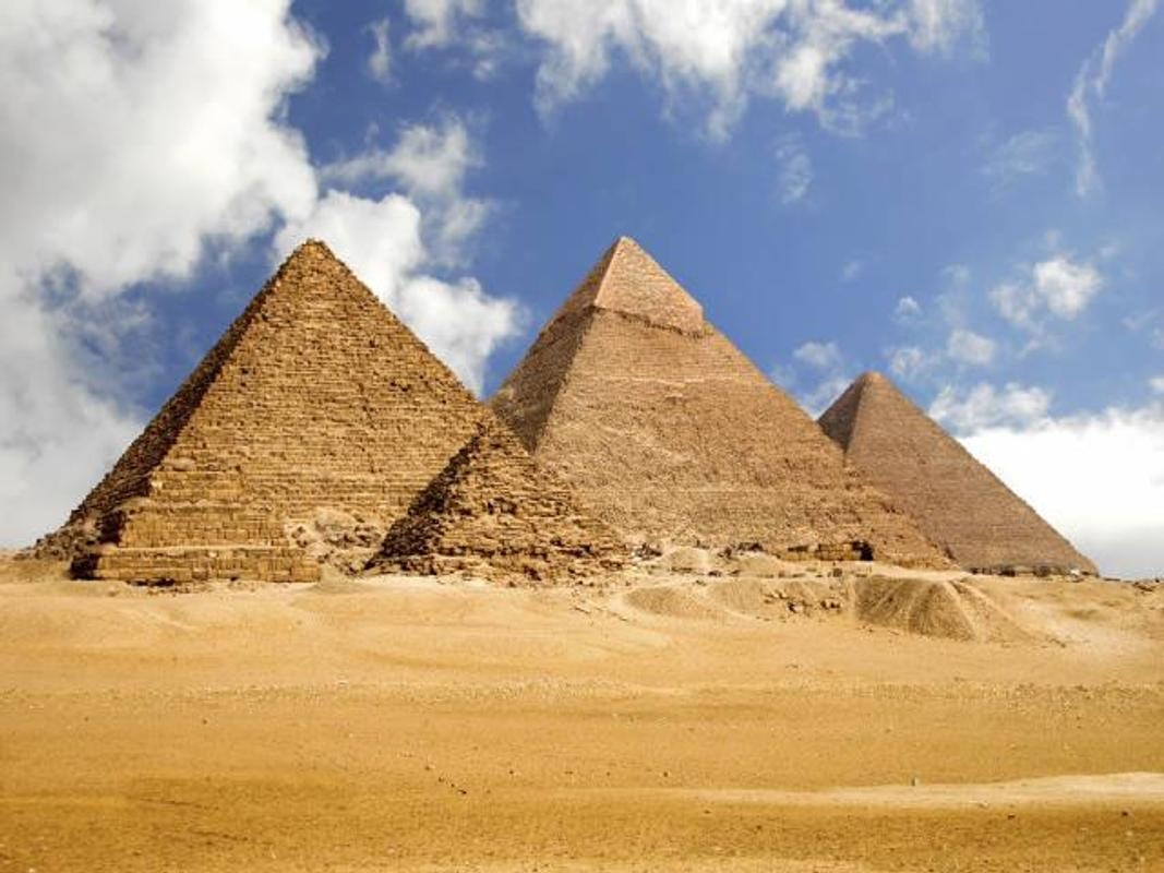 1070x800 HD Pyramid Of Giza Wallpaper for Android, Desktop