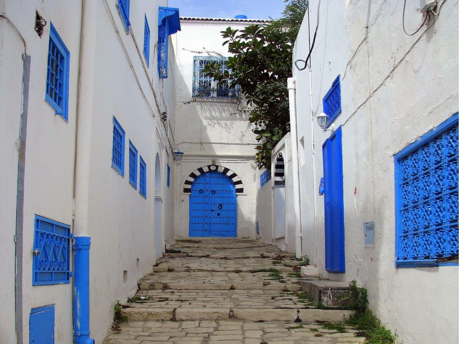 1600x1200 Blue and white houses in Tunisia Wallpaper, Desktop