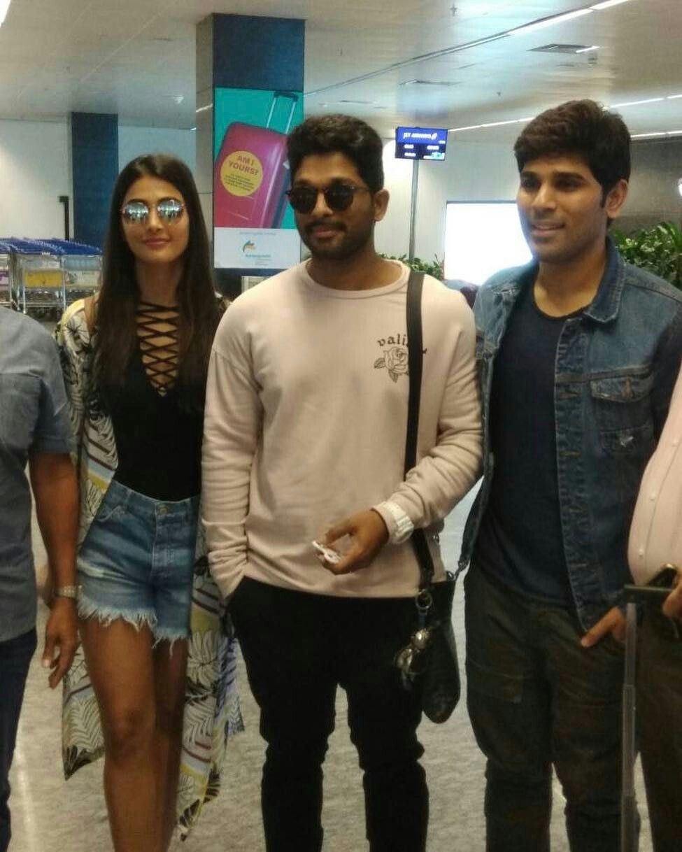 980x1220 Stylish star ALLU ARJUN with brother ALLU SIRISH and POOJA HEGDE, Phone