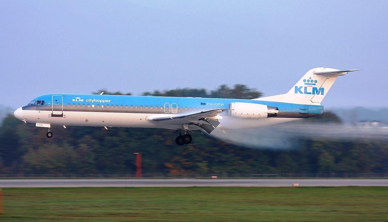 1240x710 Fokker 100 KLM Cityhopper Aircraft Wallpaper 1797, Desktop