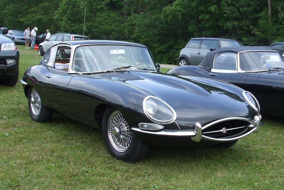 1090x730 Jaguar E Type V12 Coupe BRG. English. Coupe, Desktop