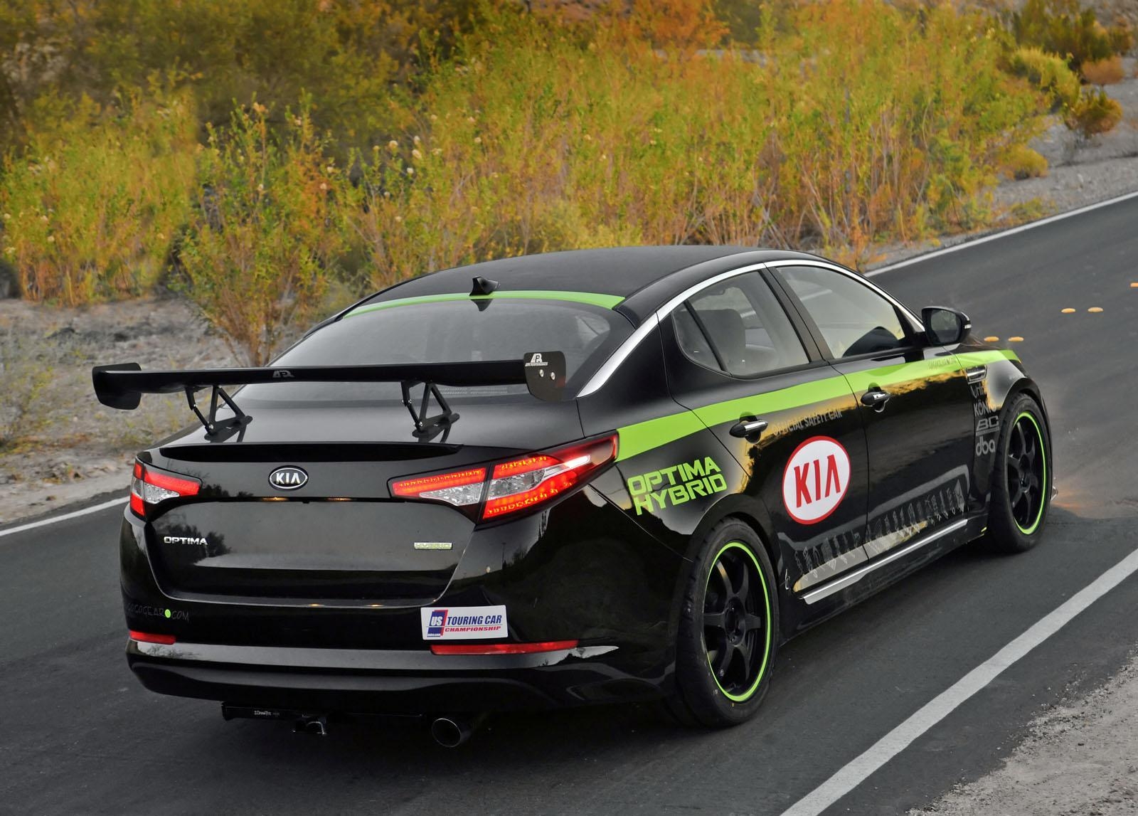 1600x1150 USTCC KIA Optima Hybrid Pace Car wallpaper Power Girl, Desktop