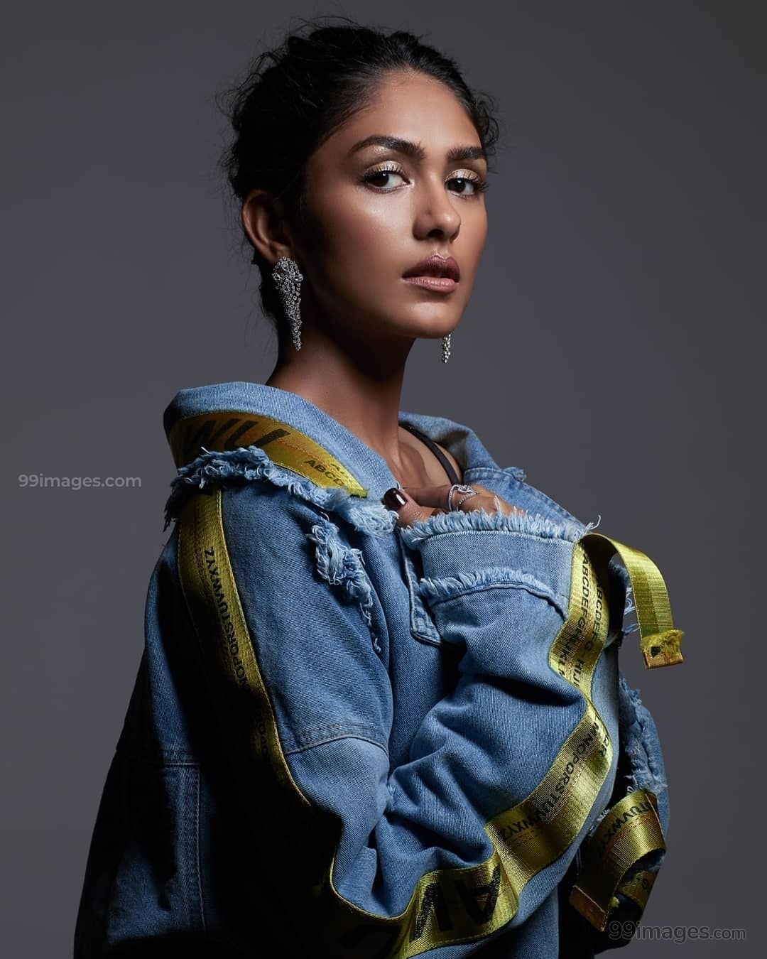 1080x1350 Mrunal Thakur Beautiful HD Photohoot Stills & Mobile Wallpaper HD (1080p) - #mrunalthakur. HD wallpaper for mobile, Indian tv actress, Mobile wallpaper, Phone