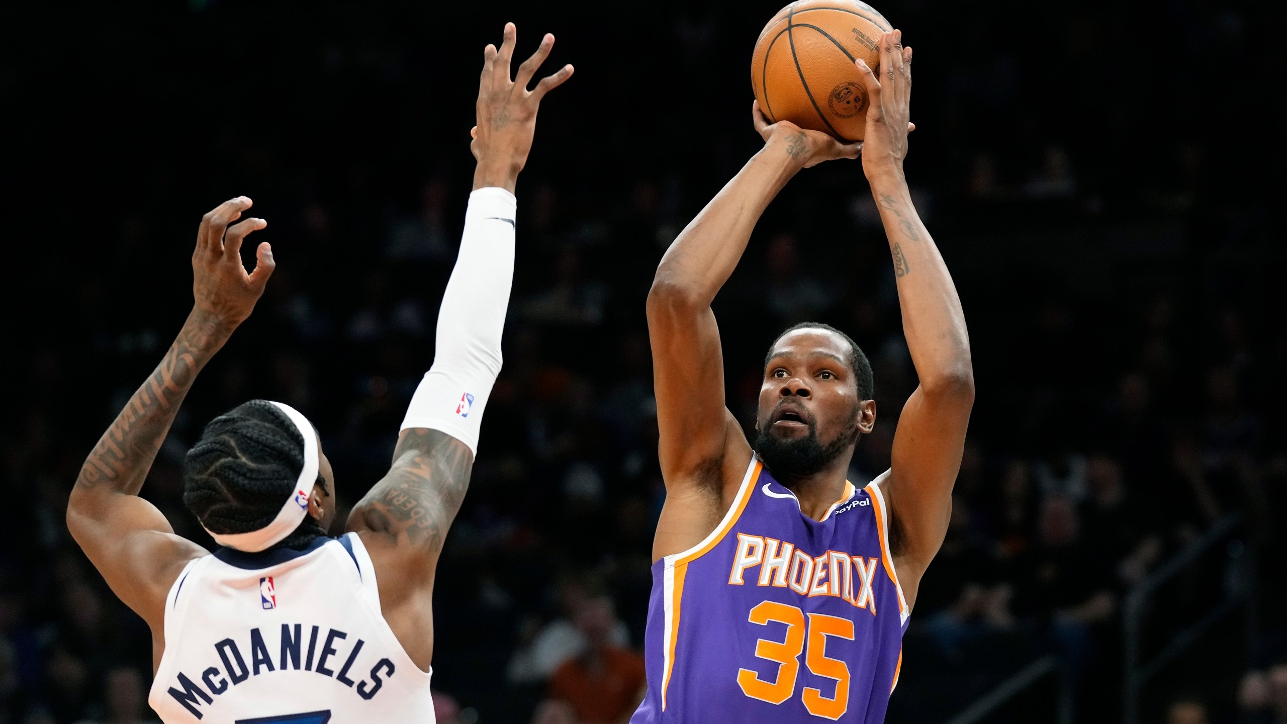 2560x1440 Booker leads Suns over Timberwolves in Durant's home debut, Desktop