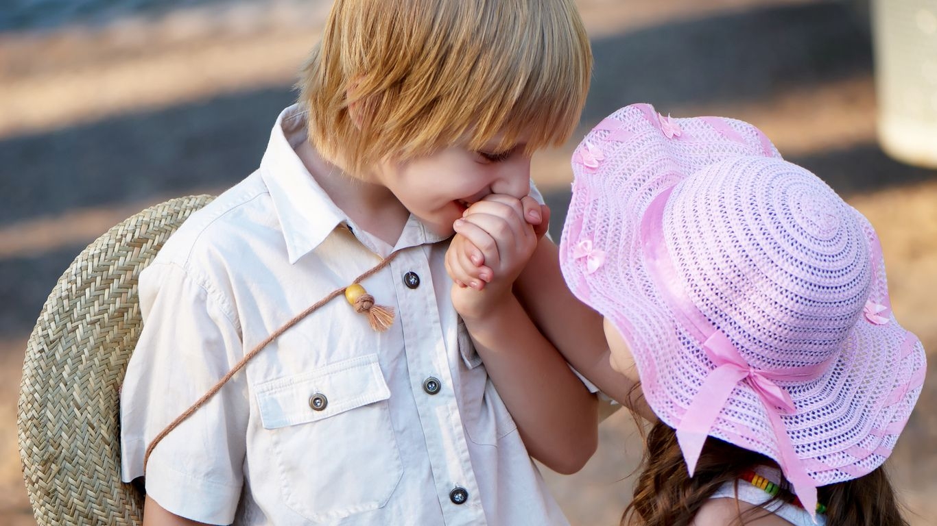 1370x770 Cute Little Baby Boy And Girl In Love HD Wallpaper. Cute Little Babies, Desktop