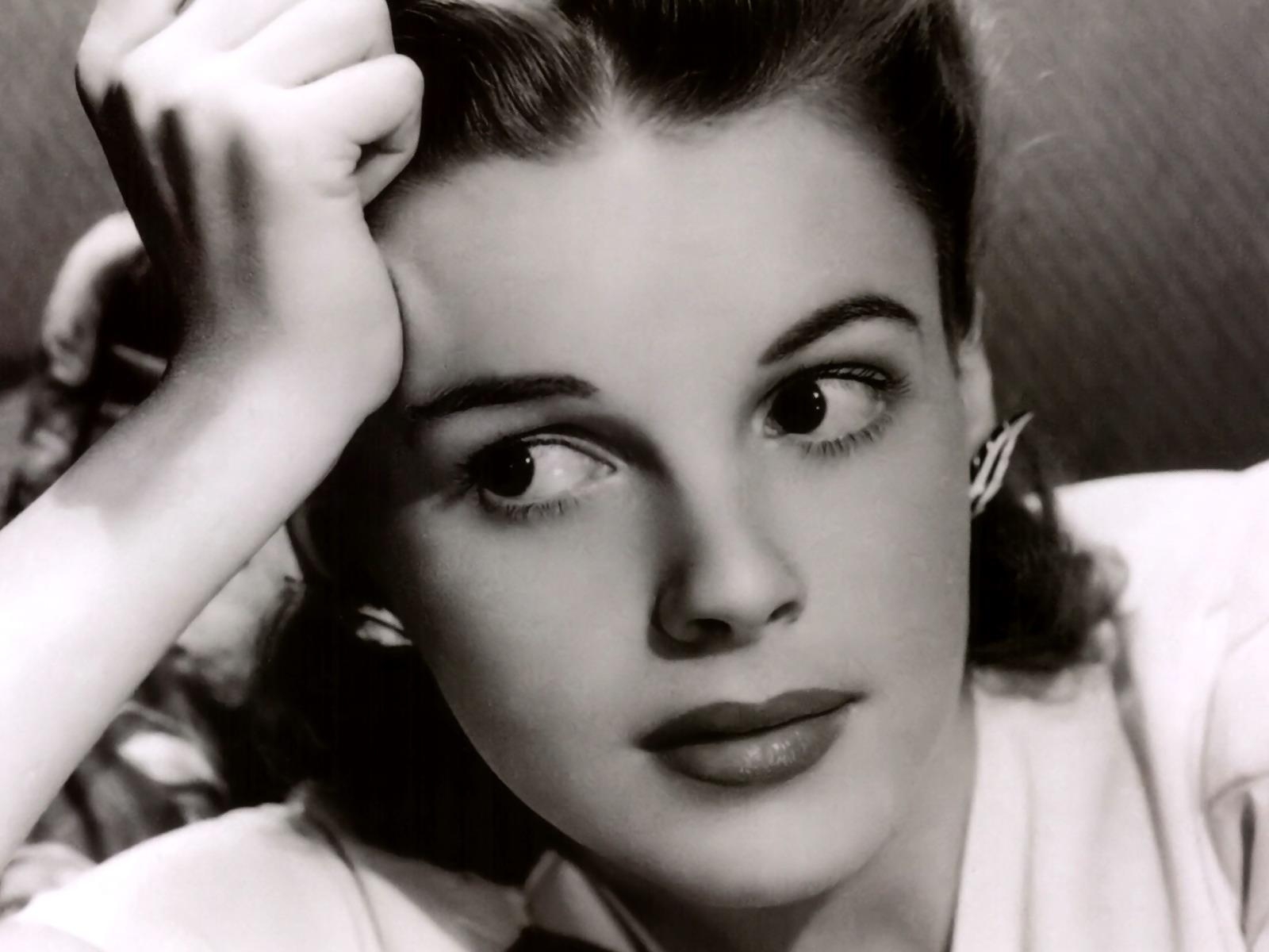 1600x1200 Gallery For > Judy Garland Wallpaper, Desktop