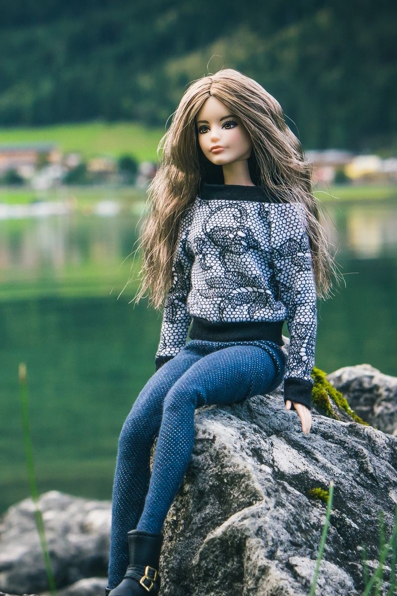 800x1200 Download wallpaper  barbie, doll, girl, style, fashion, Phone