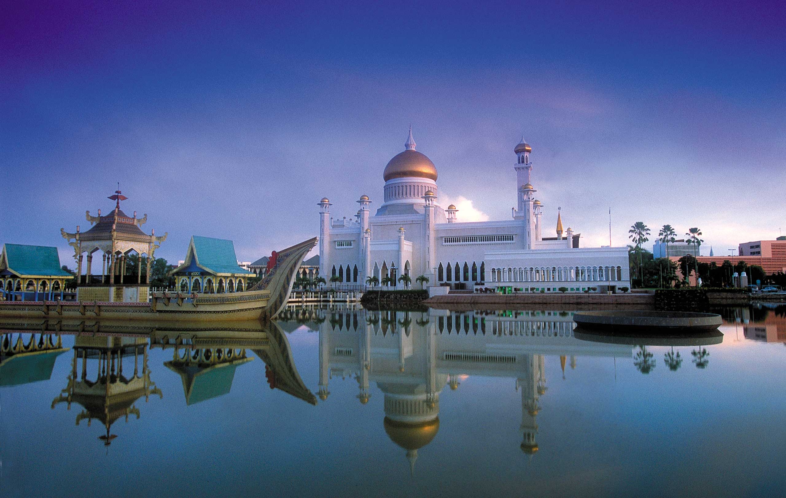 2560x1630 Brunei Wallpaper, Desktop