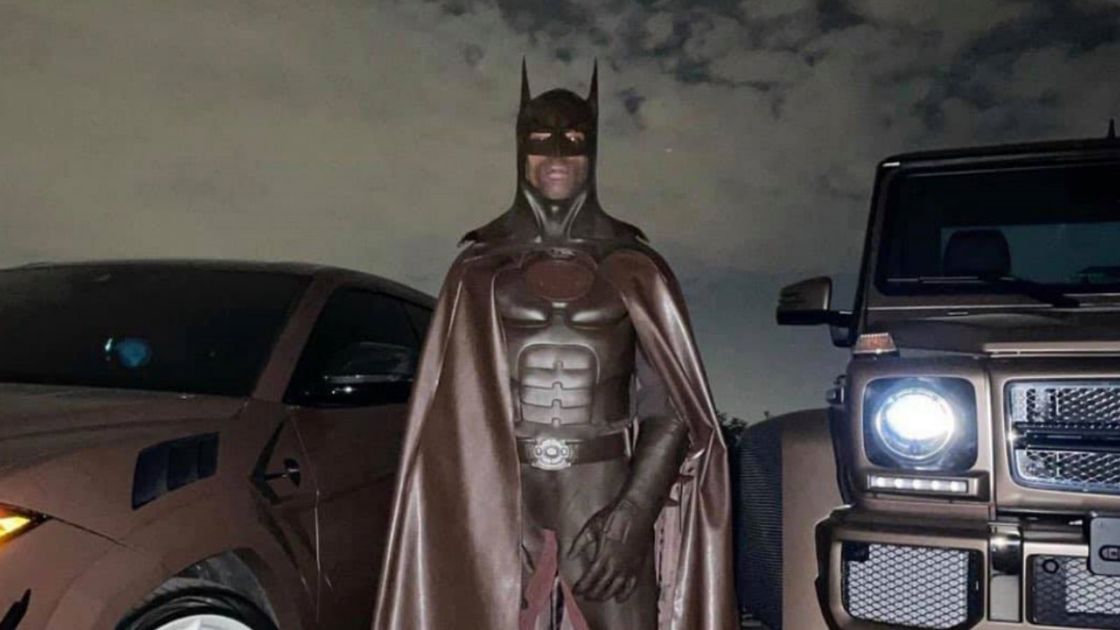 1600x900 Travis Scott's Batman Costume, Desktop